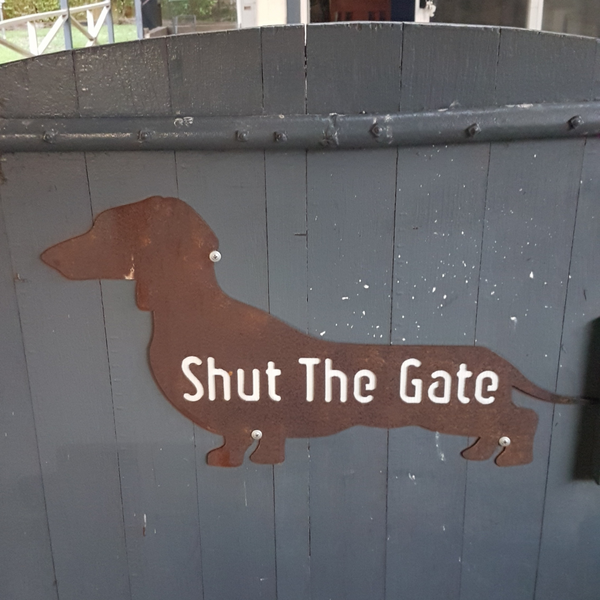 Dachshund (Short Haired) Shut the Gate Dog Sign