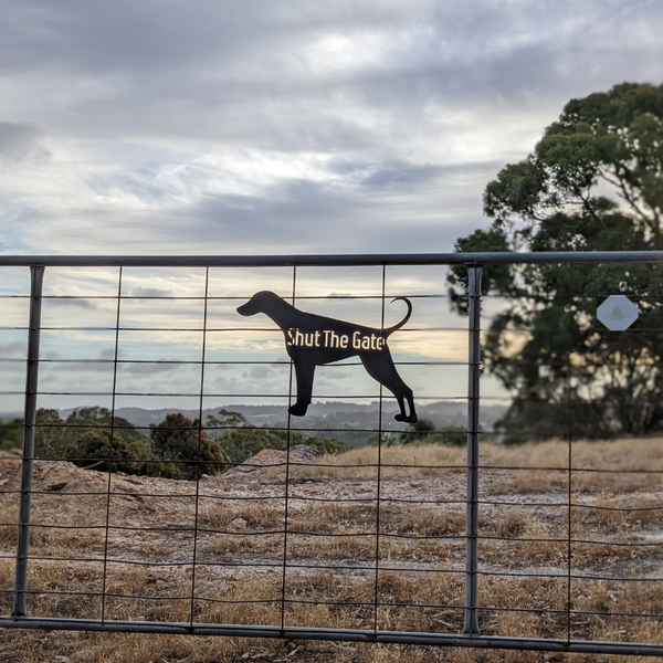 Dobermann (Natural Tail) Shut the Gate Dog Sign